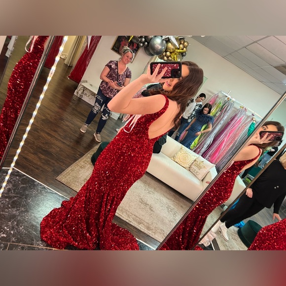 Sherri Hill Prom Dress - Picture 4 of 4